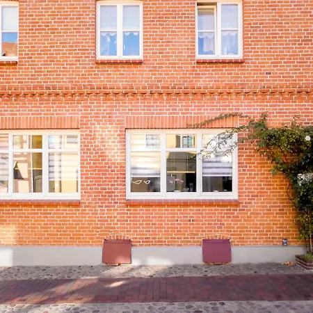 Apartment Ziegenmarktidylle Im Zweitaeltesten Haus Von Robel